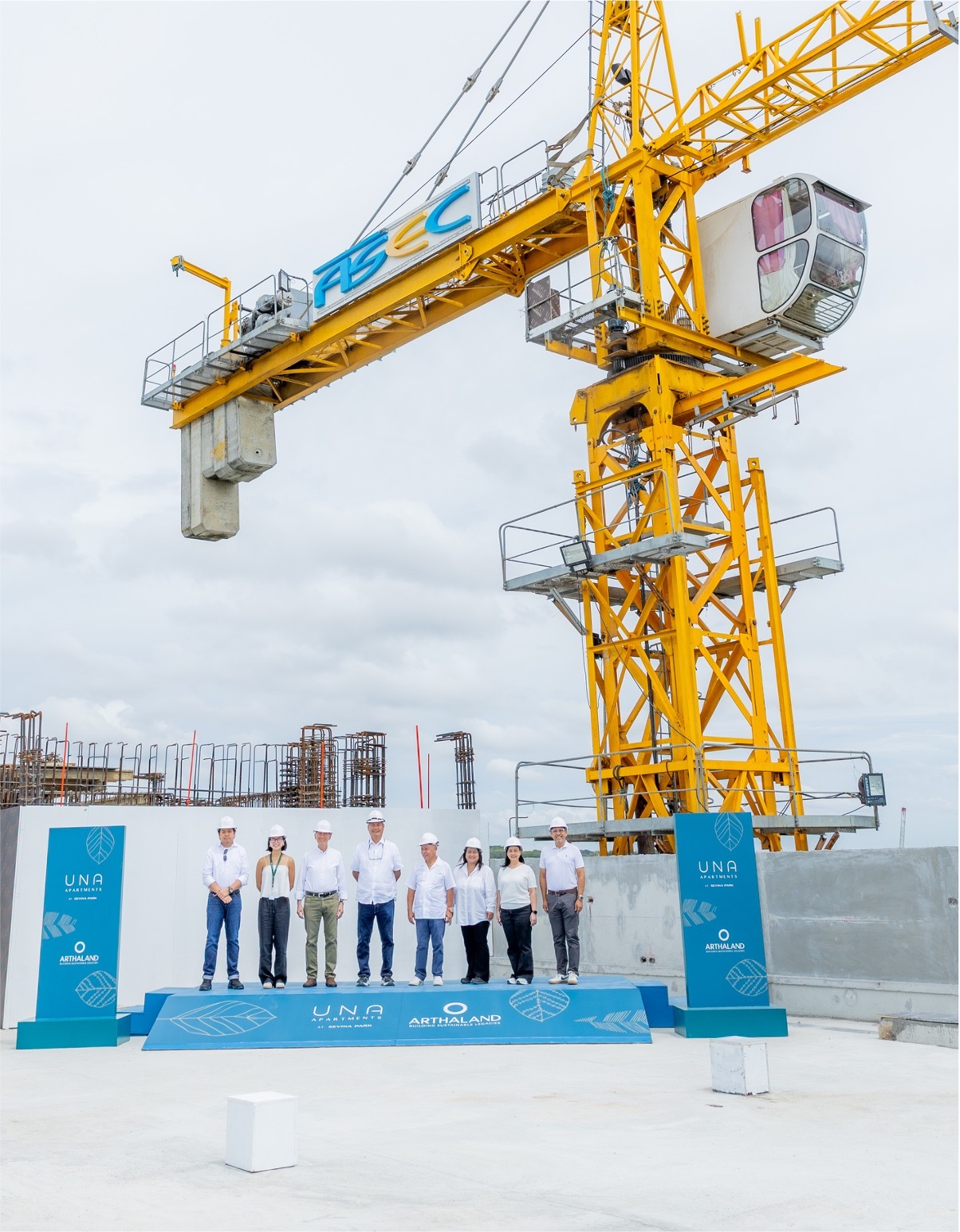 UNA Apartments Topping Off
