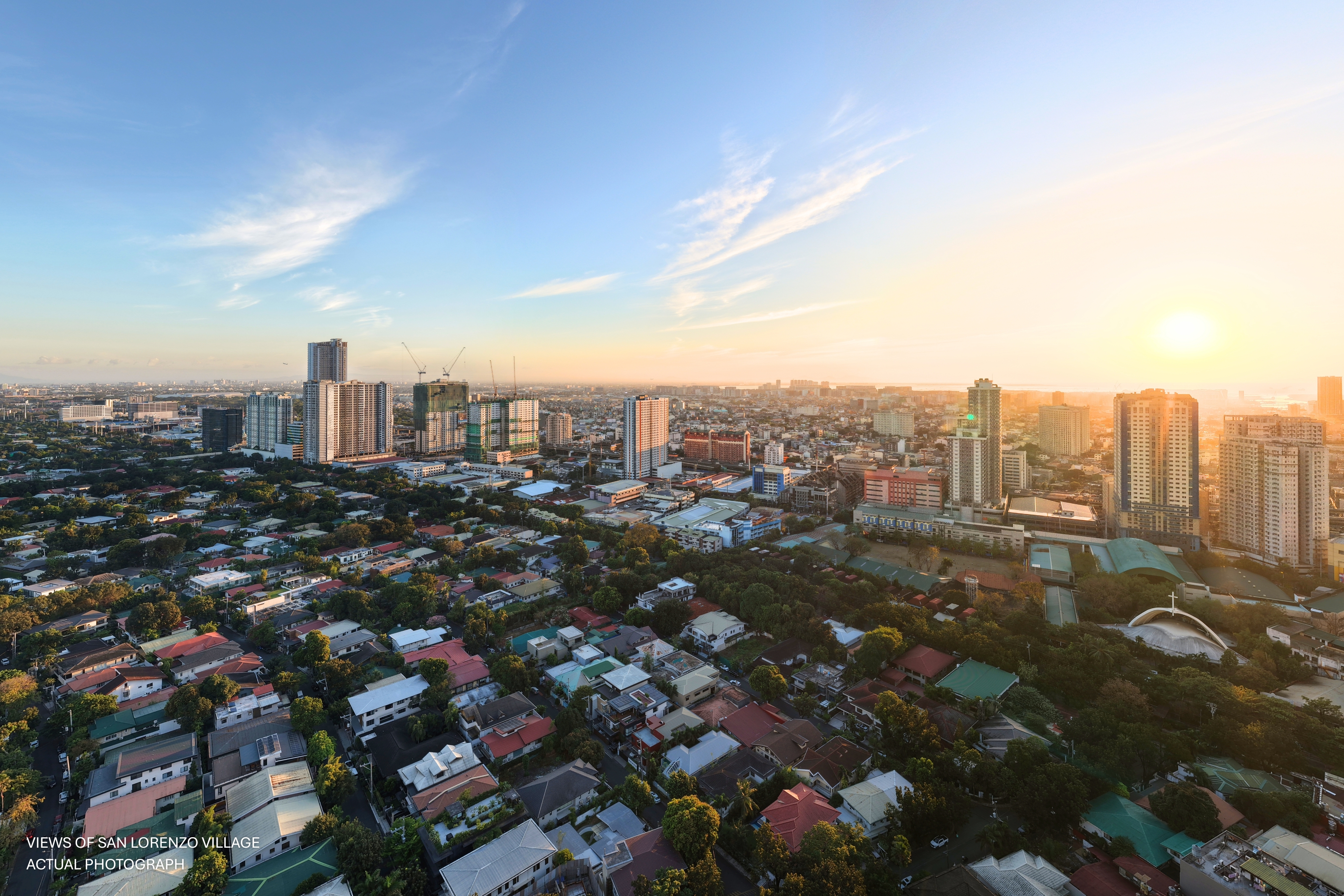 Soak in the unobstructed views of San Lorenzo Village and the Makati skyline.